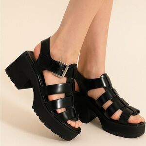 Arizona Jean Company Black Strappy Sandals